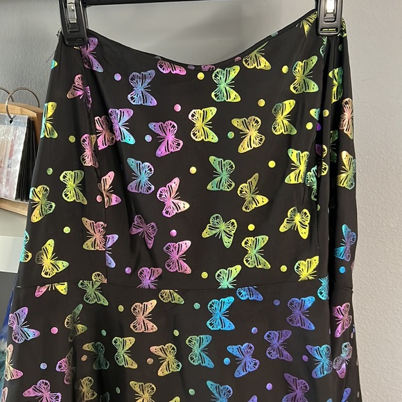 Plus size butterfly dress - Picture 3 of 5